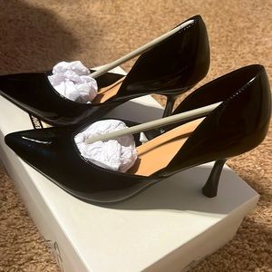 Hugh heels pumps, black
